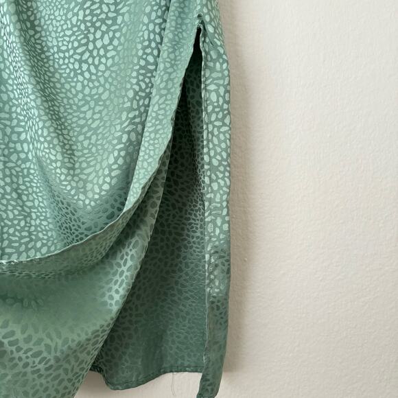 Lulu's Women's Green Midi Dress Cowl Neck Slit Satin Cheetah Print Size Small - Picture 5 of 12